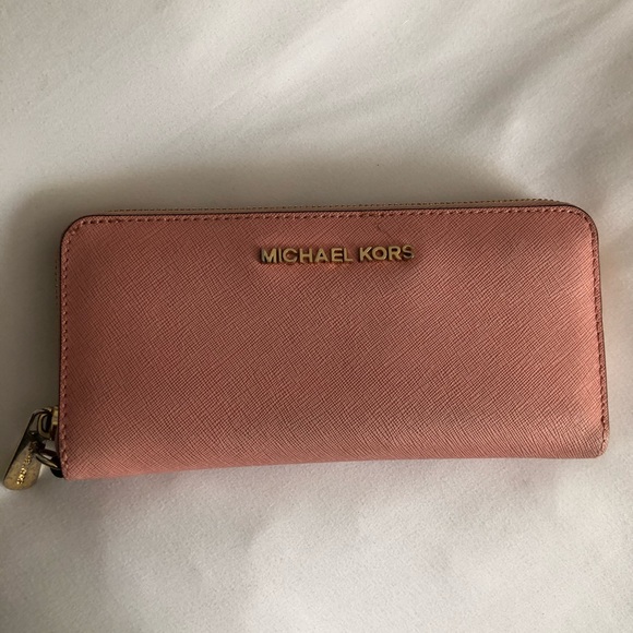 Light pink Michael Kors Wallet - Picture 1 of 4